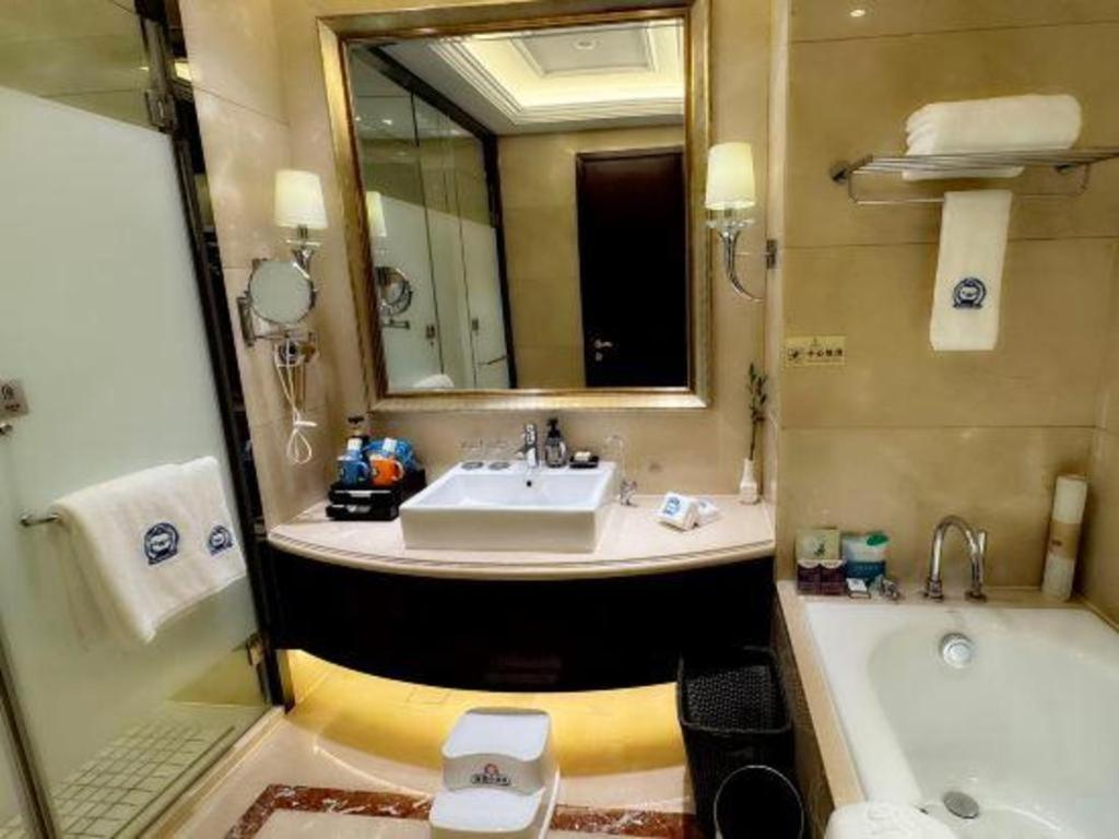 Linyi Blue Horizon International Hotel Yi He Εξωτερικό φωτογραφία